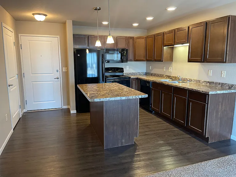 Aspen Trail Apartments — Photo 23