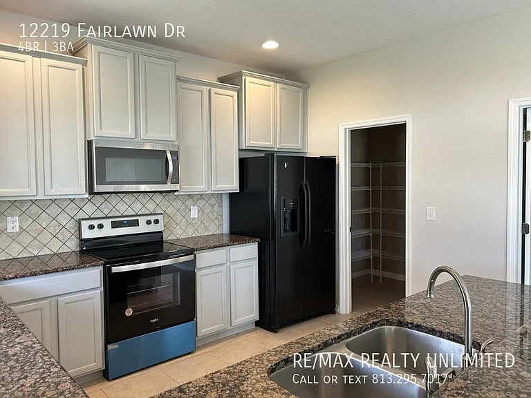 12219 Fairlawn Dr — Photo 11