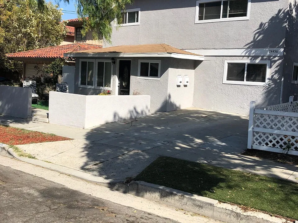 Street view of driveway