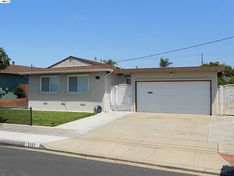 1257 Henderson Ln — Photo 24