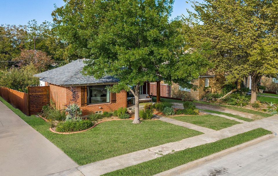 1st image of 2751 Ivandell Ave
