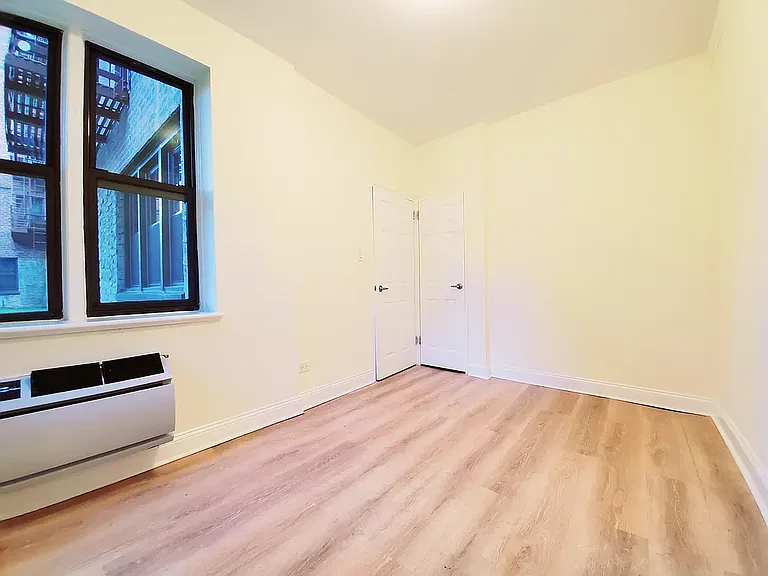 60 Turner Pl #L6 — Photo 11