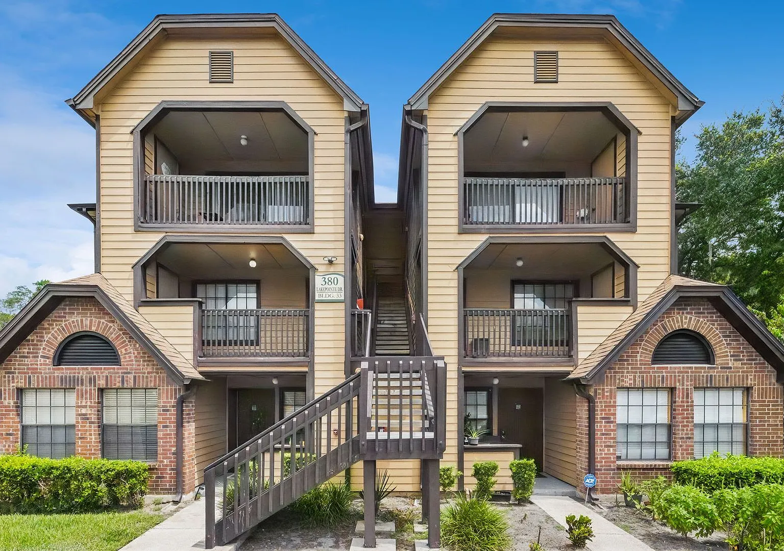 1/1 Condo in Gated Lakefront Community of Altamonte Springs! — Photo 2