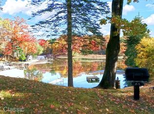 512 Fernhurst Ct, Lake Orion, MI 48362