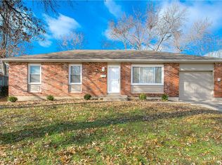 411 SW 25th St, Blue Springs, MO 64015
