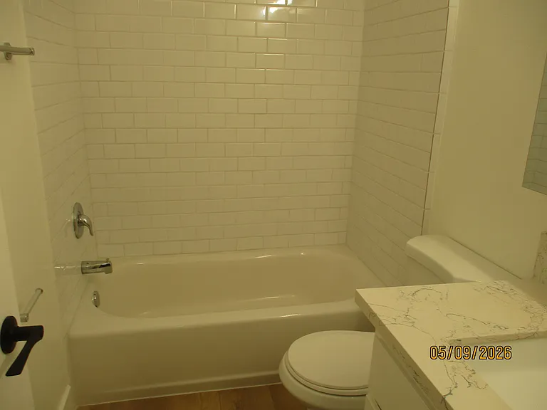 631 E Elk Ave #8 — Photo 8