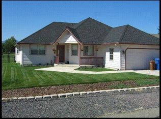 18469 Deer Hollow Rd, Hidden Valley Lake, CA 95467