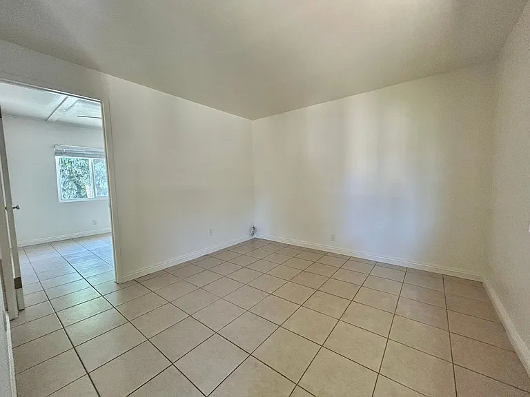 114 - Robert Hammond (Santa Paula) — Photo 12