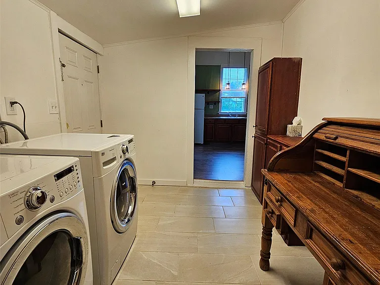 401 Shaw St — Photo 35