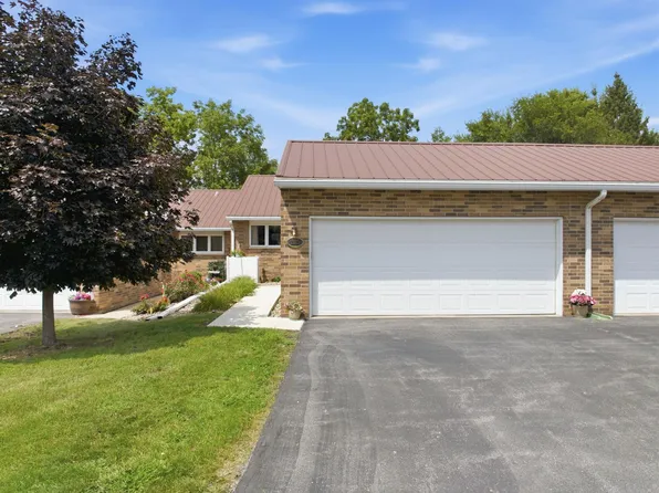 2015 Minnetonka Dr, Cedar Falls, IA 50613