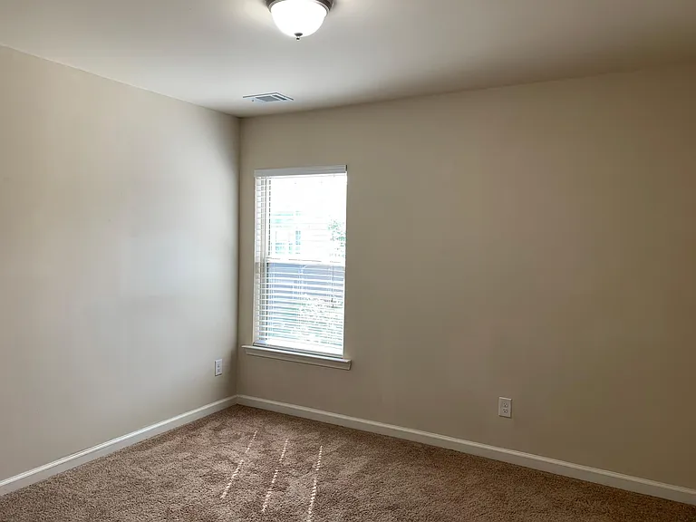 120 Greenfield Dr — Photo 29