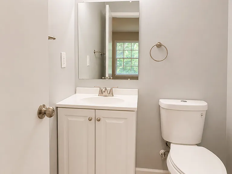 420 Fairfax Dr #C — Photo 6