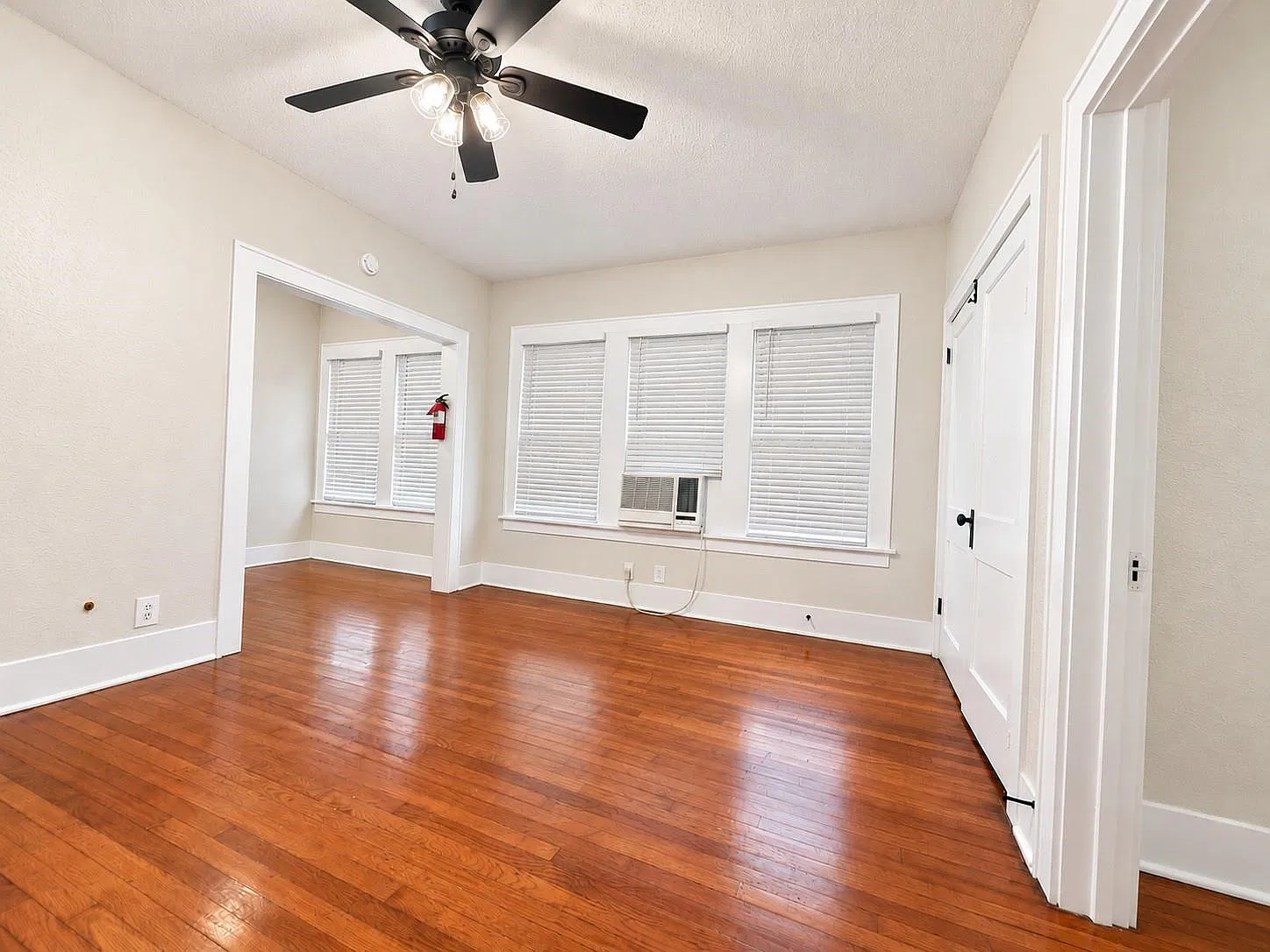 1 bed, 1.0 bath, $1,075 — Photo 3