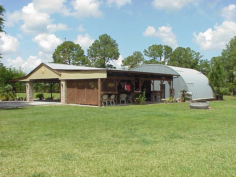 CARPORT/GARAGE
