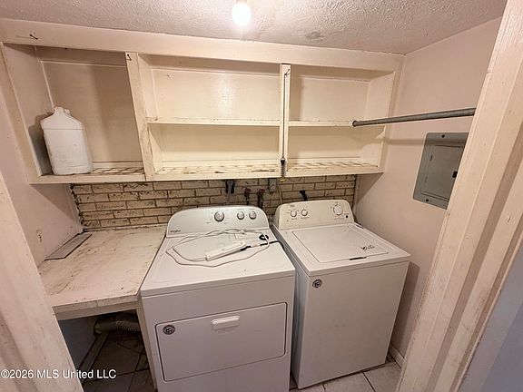 4th image of 1723 Woodburn St