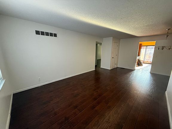 4th image of 7925 Royal Arms Ct