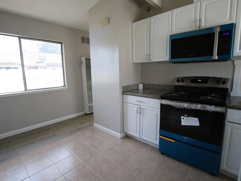 3271 Alma St — Photo 29