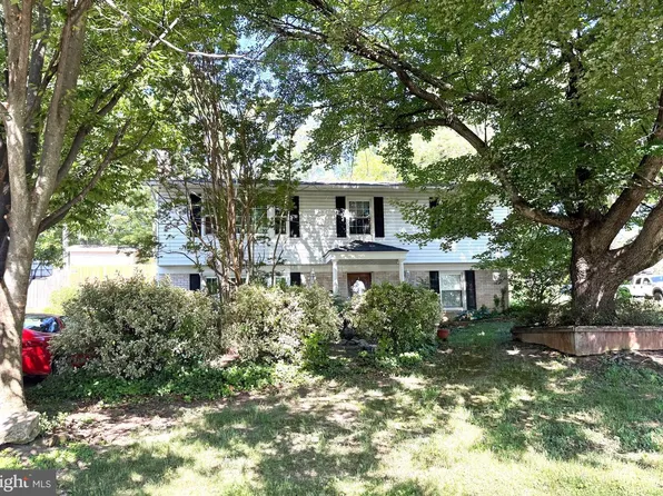 7941 Harwood Pl, Springfield, VA 22152