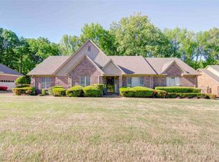 1222 N Lions Gate Dr, Memphis, TN 38116