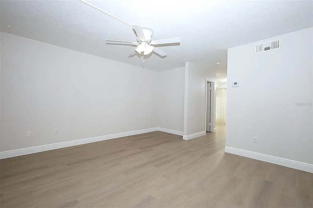 2 bed, 1.5 bath, 1164 sqft, $1,750 — Photo 2