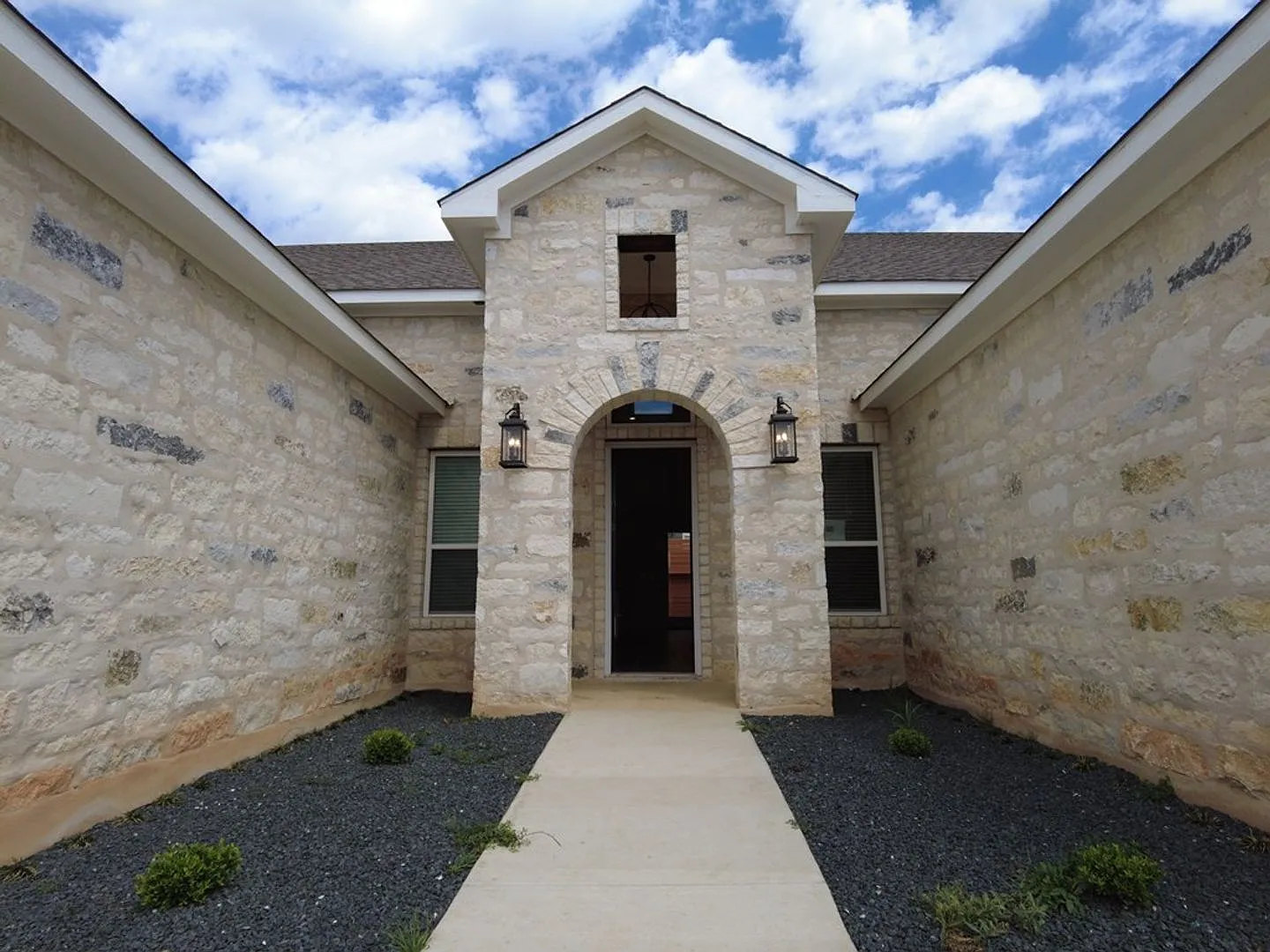 For Lease!! — Photo 2