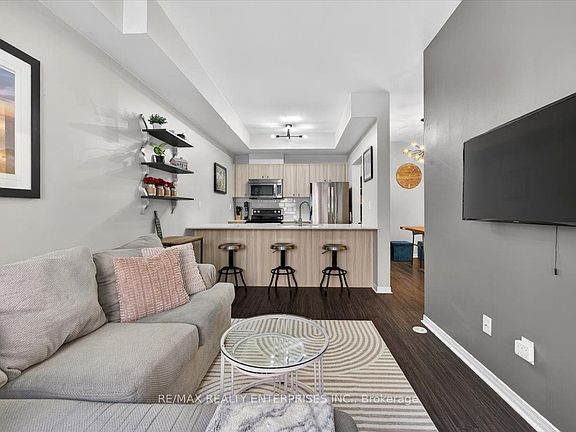 5th image of 871 Wilson Ave #21