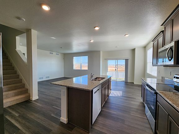 Kitchen/dining/livingroom