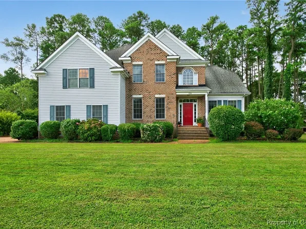 135 W Laydon Way, Poquoson, VA 23662