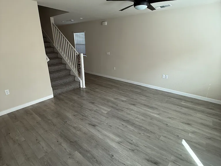 458 Peppercorn Dr — Photo 7