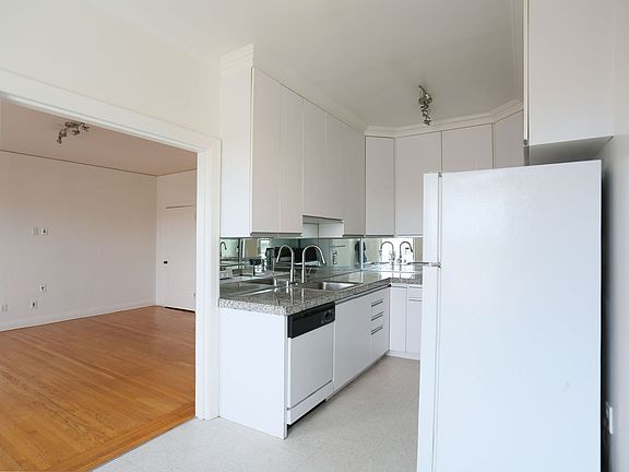 5th image of 2170 Filbert St
