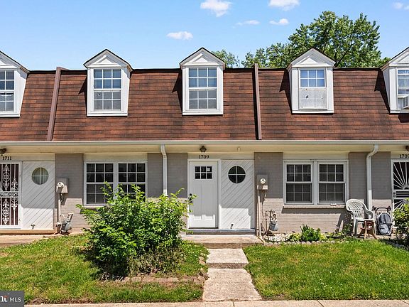 2nd image of 1709 Dutch Village Dr Unit M-394