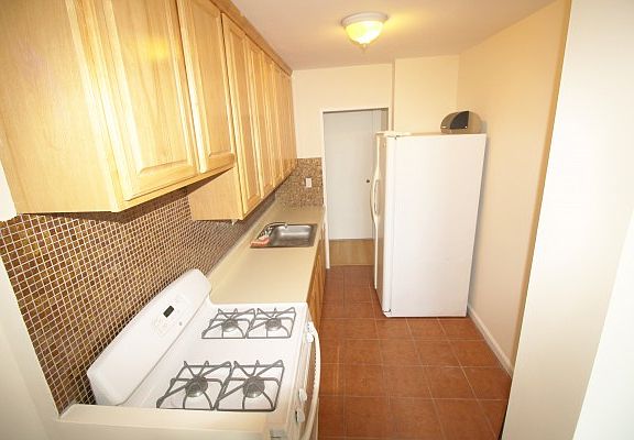 5th image of 2928 W 5th St APT 11N