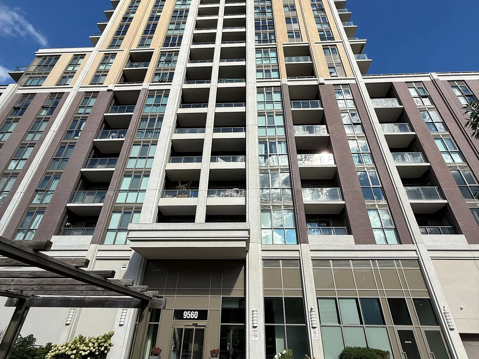 1 bed, $2,000 — Photo 1