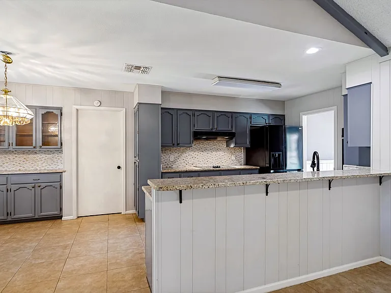 313 Sagecrest Dr — Photo 9