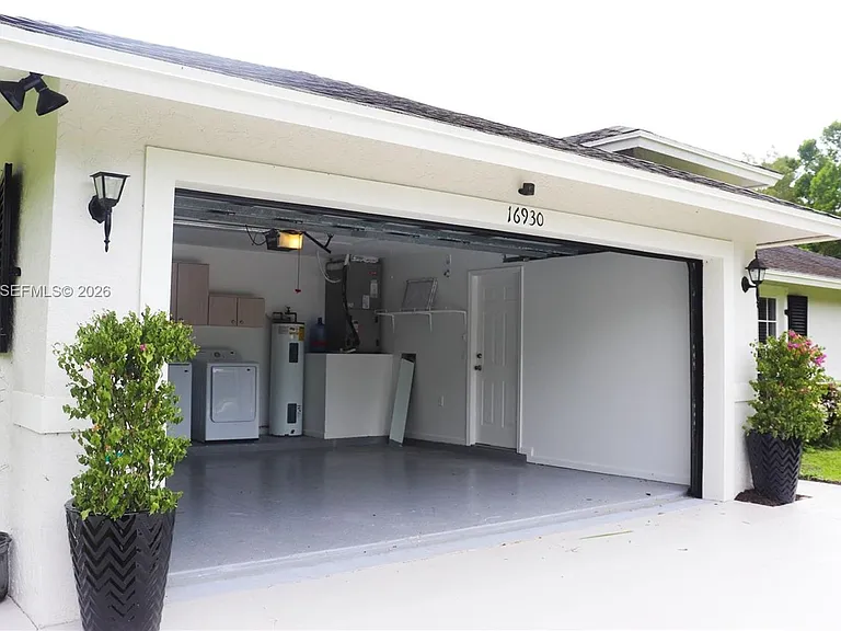 16930 W Mead Hill Dr — Photo 11