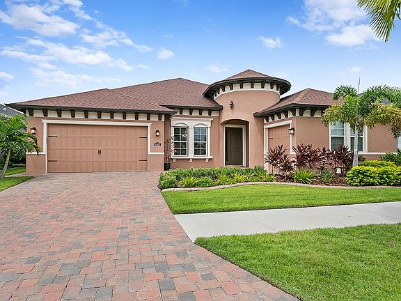 2nd image of 11627 Lake Lucaya Dr