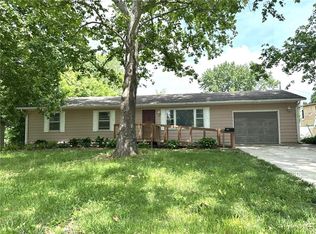 1618 E Glenn Dr, Lawrence, KS 66044