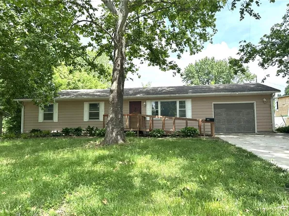 1618 E Glenn Dr, Lawrence, KS 66044