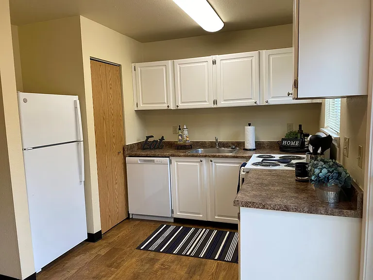 8858 SE Flavel St — Photo 3