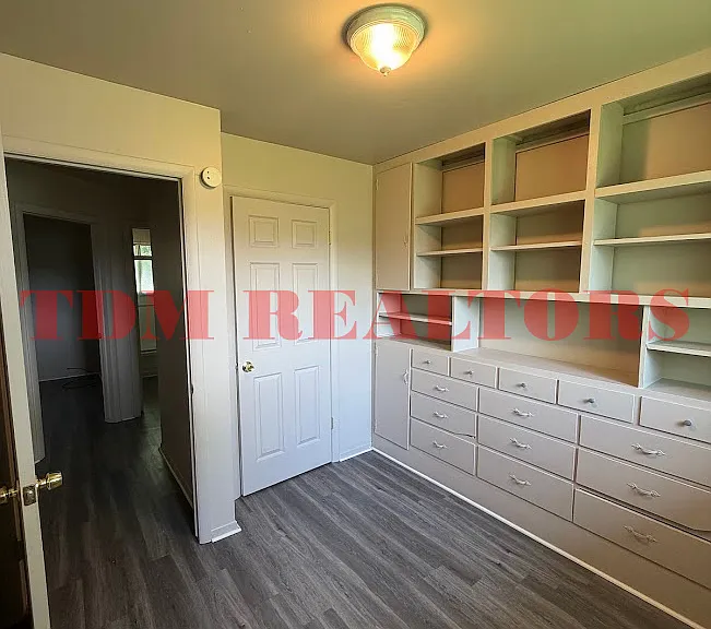 3742 Holly Ave — Photo 9