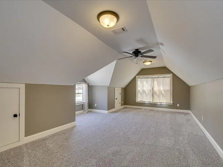 208 Havelock Dr — Photo 27