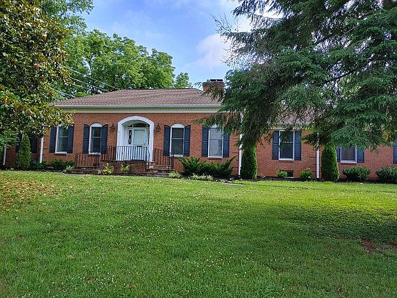 2nd image of 1111 Oaklawn Dr