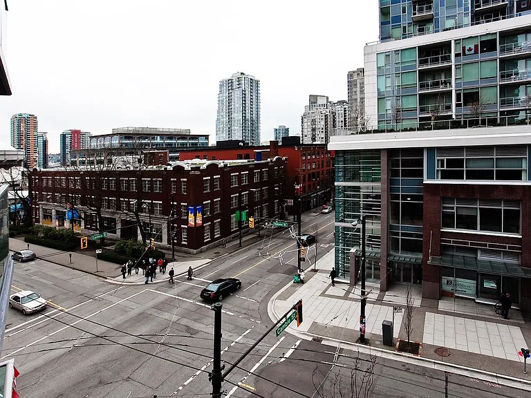 233 Robson St #306 — Photo 8
