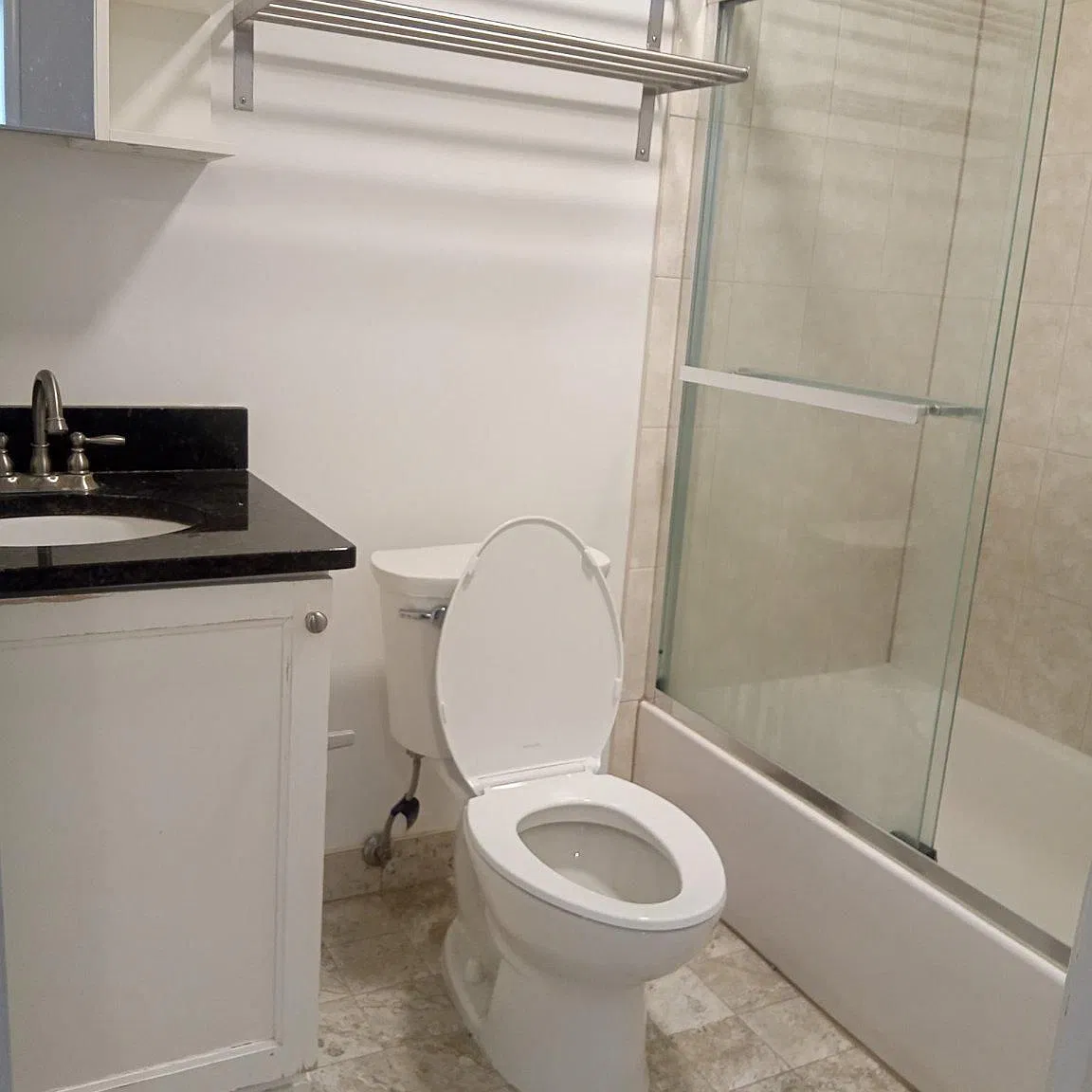 2 bed, 2.0 bath, 830 sqft, $1,800 — Photo 2