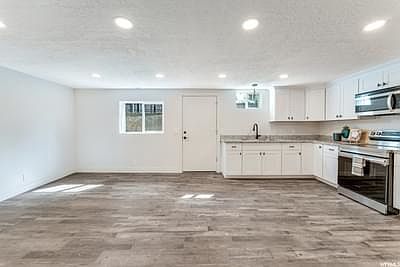 4th image of 1548 E Kings Row Dr #2