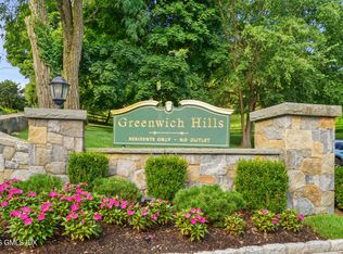 8 Greenwich Hills Dr #8, Greenwich, CT 06831