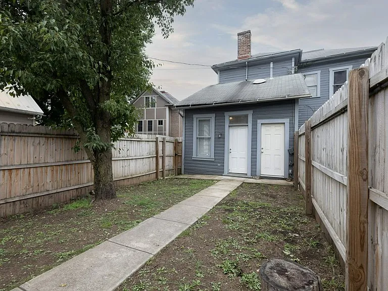 Summit St 788-790 MLR — Photo 37