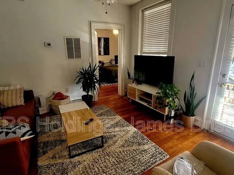2710 Stuart Ave #8 — Photo 10