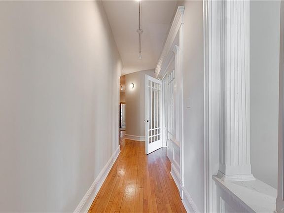 4th image of 101 N Belmont Ave