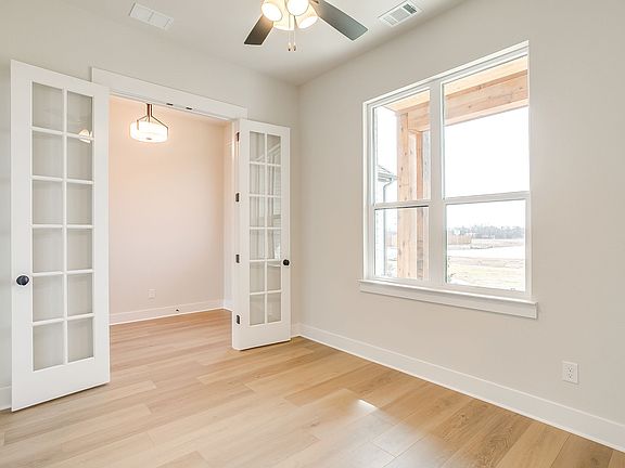 5th image of 410 Olson Rd